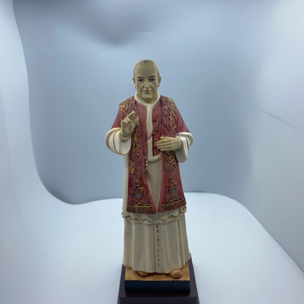 Pope Saint John XXIII Statue